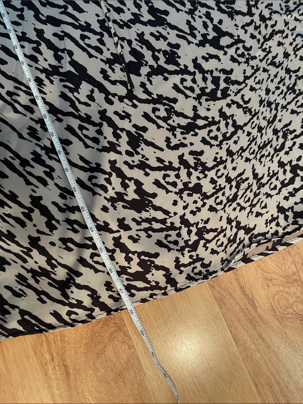 H&M Beige and Black Printed Long-Sleeve Tunic Dress - Picture 4 of 6